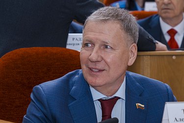 Евгений Солнцев впервые отчитался перед депутатами Заксобрания